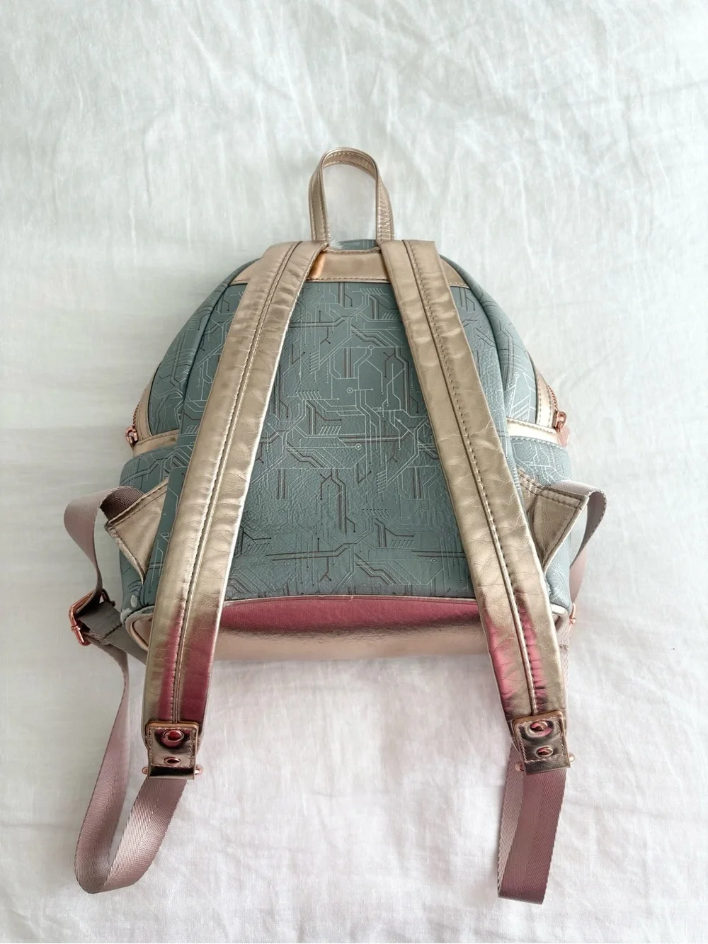 Star Wars Galaxy’s Edge Black Spire Outpost Mini Backpack